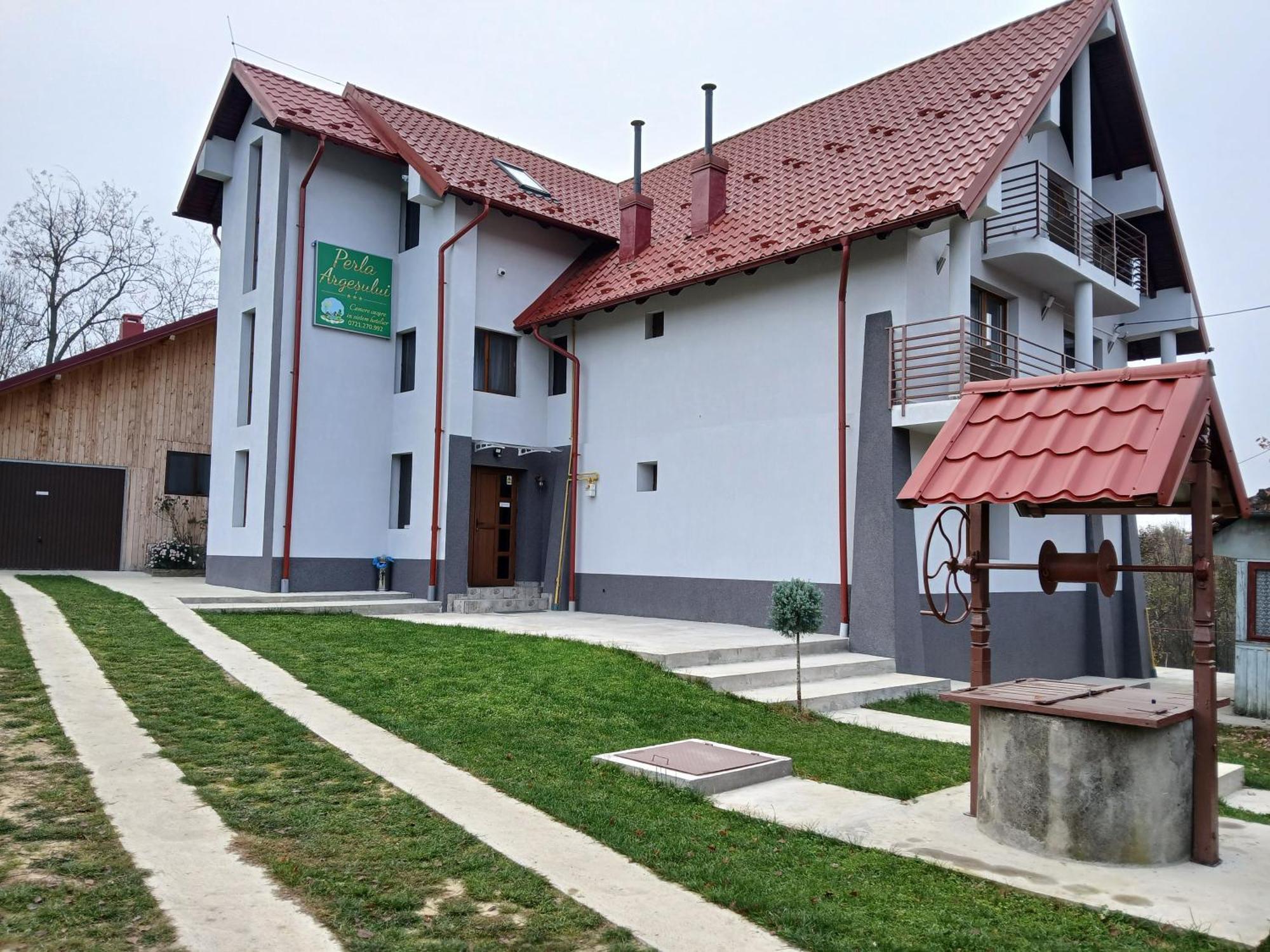 Perla Argesului, Ciubar, Piscina, Lift, Gratar, Cabana, Pensiuni, Hotel Cazare Transfagarasan Curtea De Arges Albestii de Arges Esterno foto