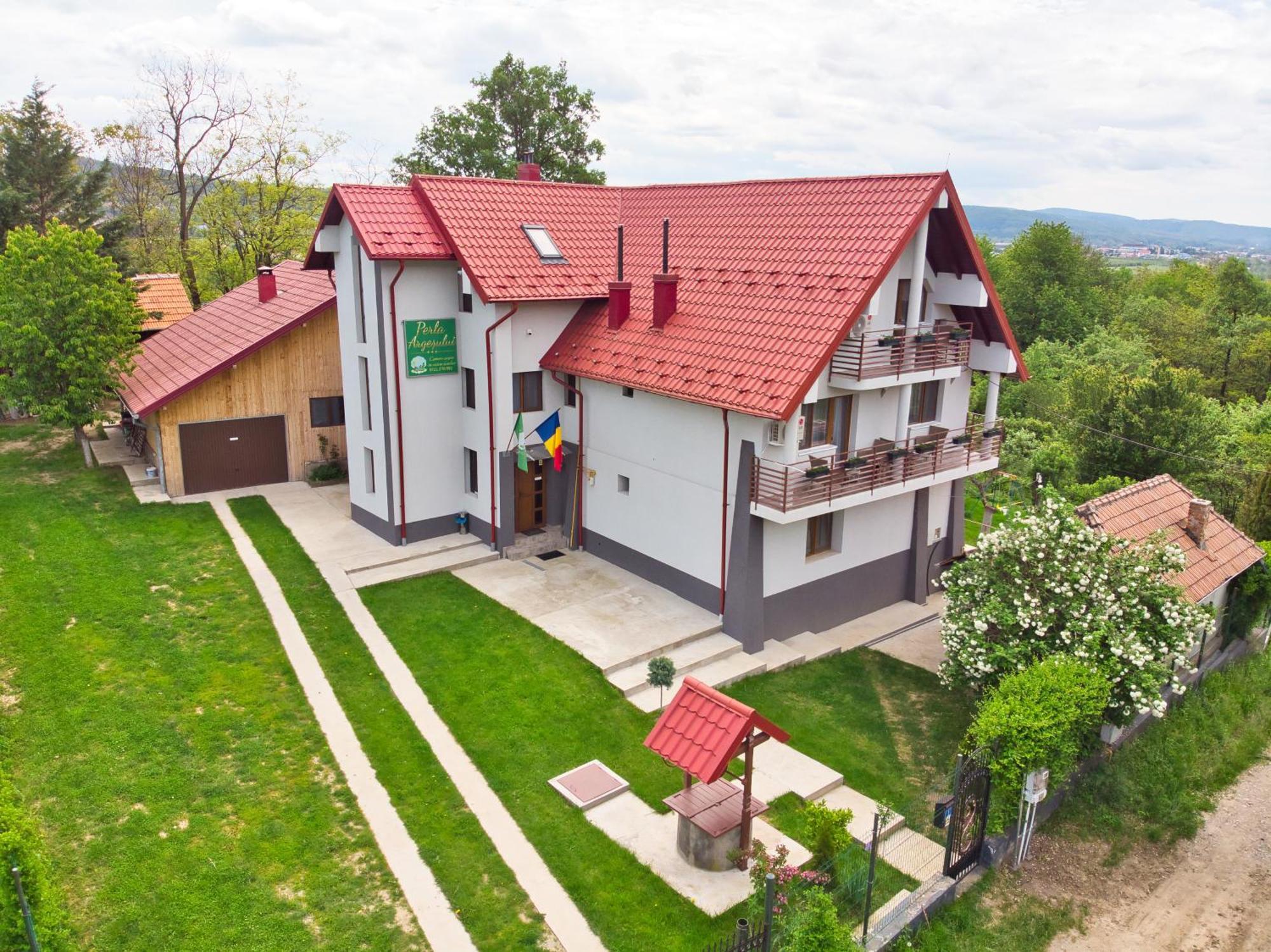 Perla Argesului, Ciubar, Piscina, Lift, Gratar, Cabana, Pensiuni, Hotel Cazare Transfagarasan Curtea De Arges Albestii de Arges Esterno foto