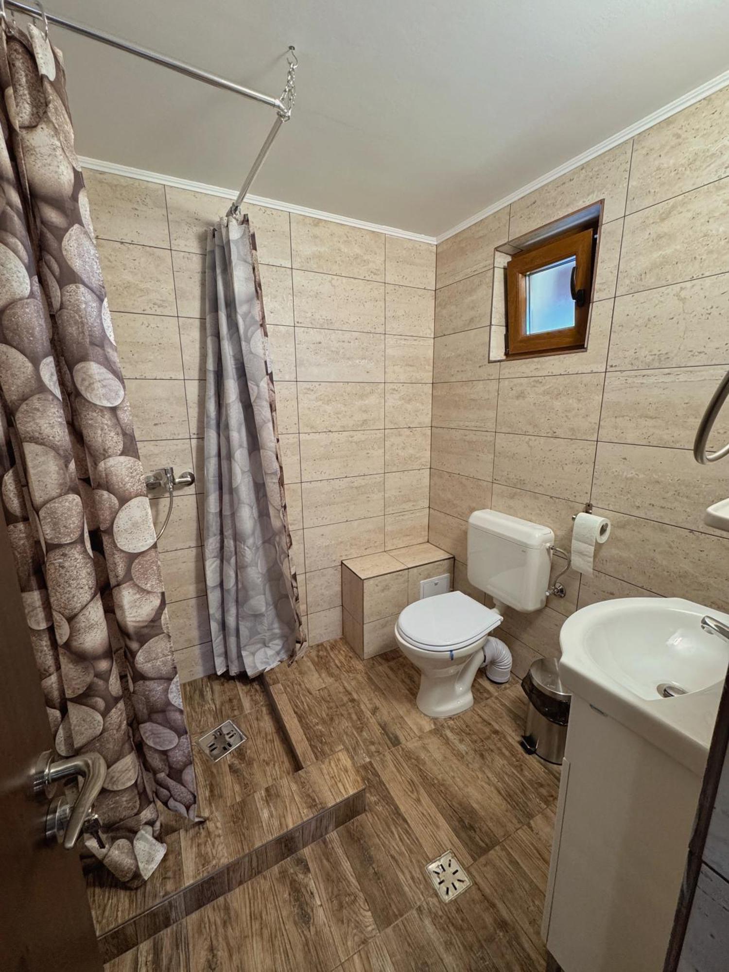 Perla Argesului, Ciubar, Piscina, Lift, Gratar, Cabana, Pensiuni, Hotel Cazare Transfagarasan Curtea De Arges Albestii de Arges Esterno foto