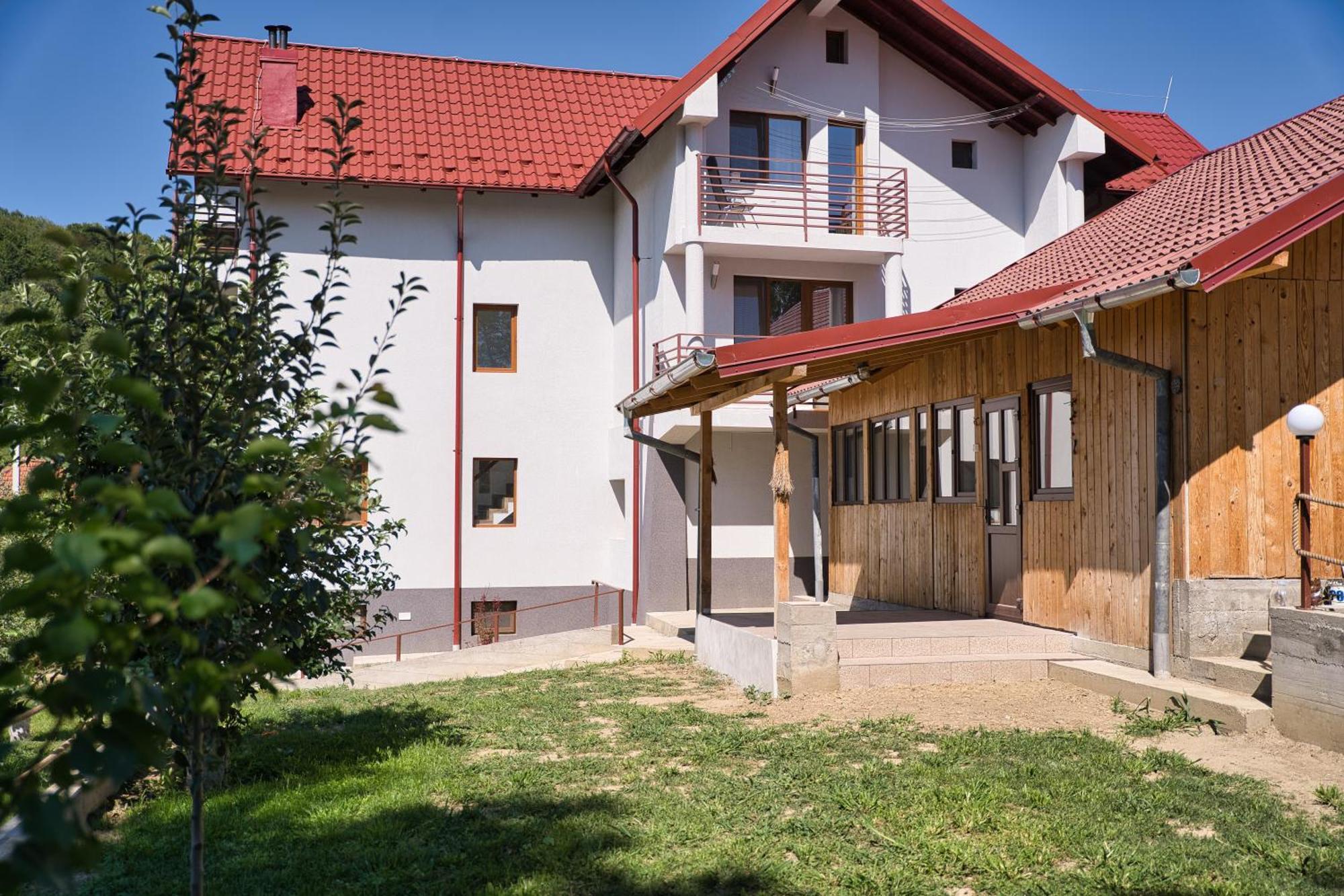 Perla Argesului, Ciubar, Piscina, Lift, Gratar, Cabana, Pensiuni, Hotel Cazare Transfagarasan Curtea De Arges Albestii de Arges Esterno foto