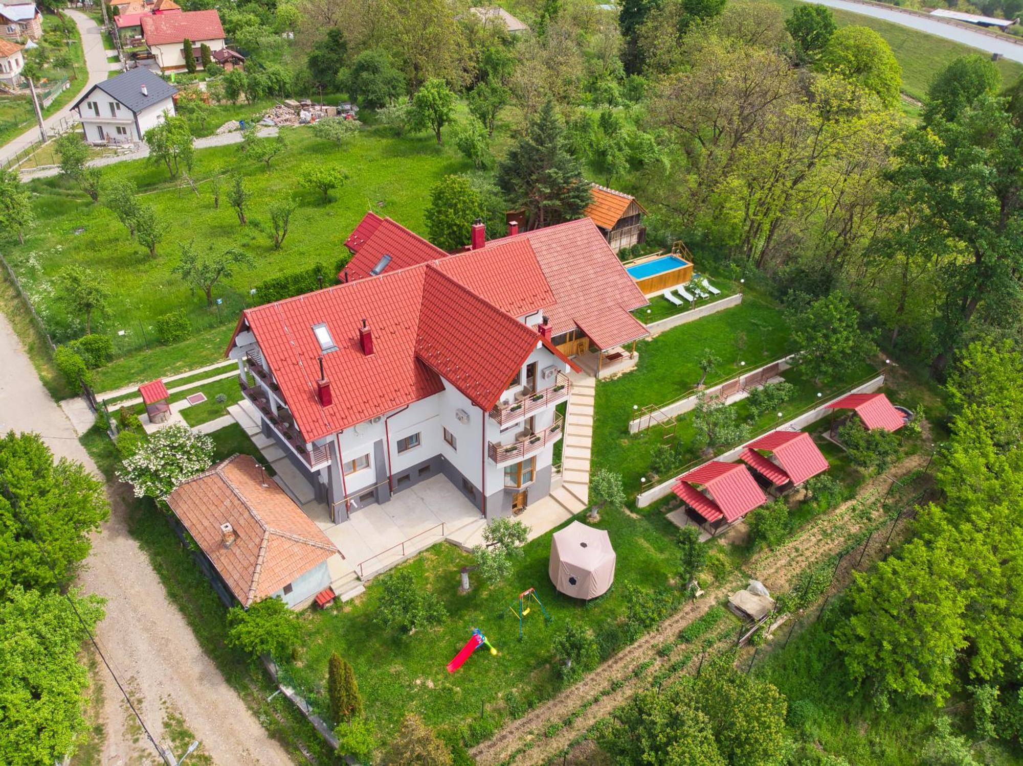 Perla Argesului, Ciubar, Piscina, Lift, Gratar, Cabana, Pensiuni, Hotel Cazare Transfagarasan Curtea De Arges Albestii de Arges Esterno foto